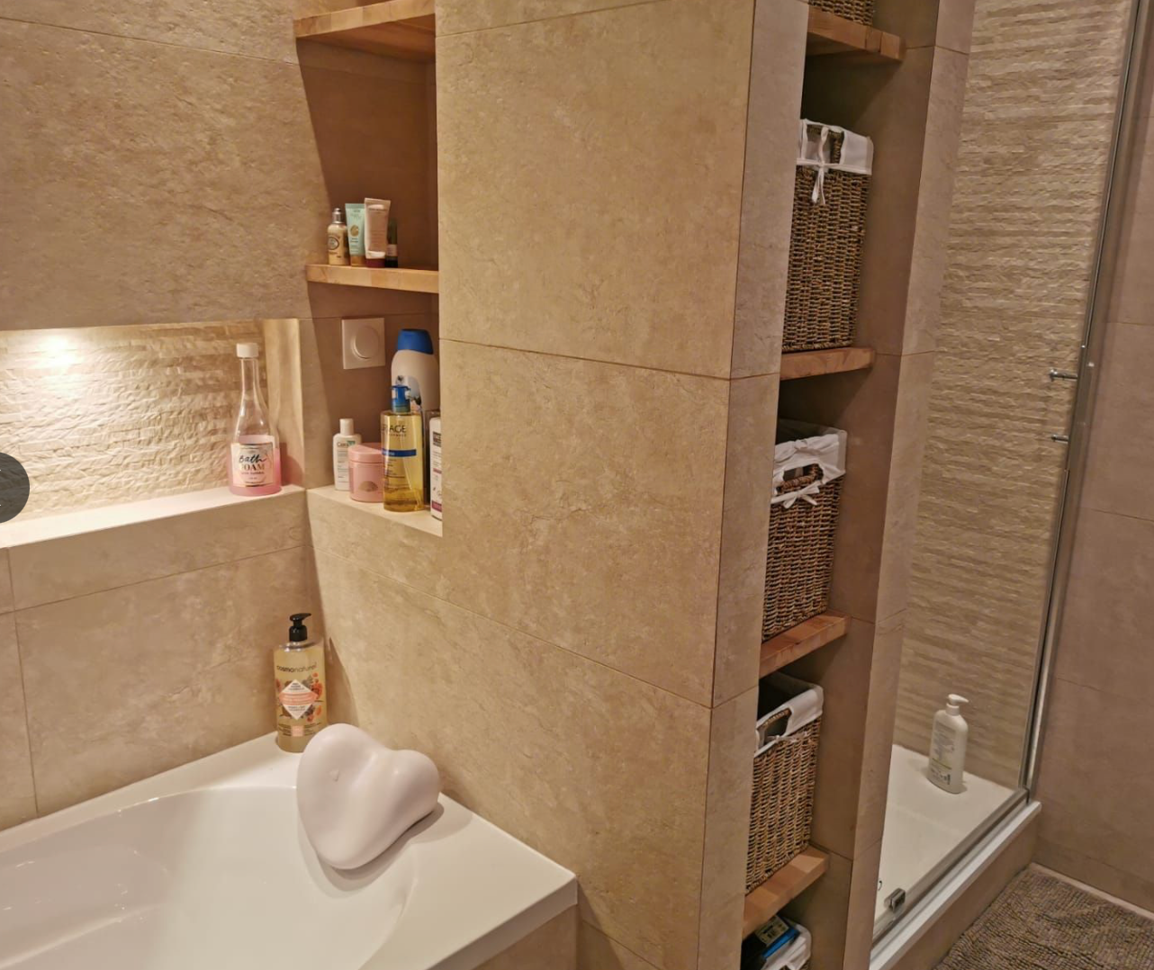 Salle de bain beige - vue 3