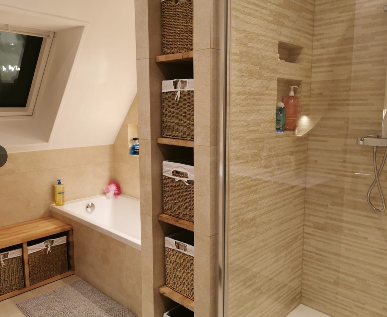 Salle de bain beige - vue 1